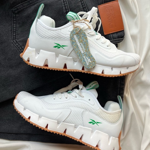 NWOB Rebook Running Shoes 🏃🏻♀️ - Picture 1 of 4